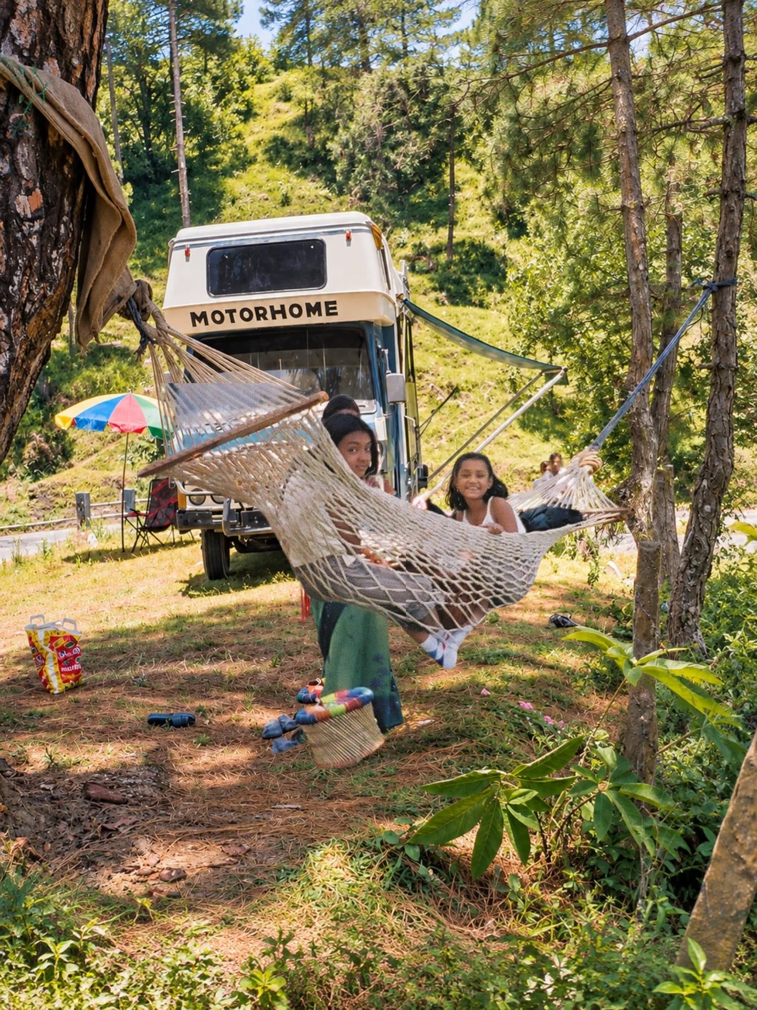Backseat guides on a caravan trip