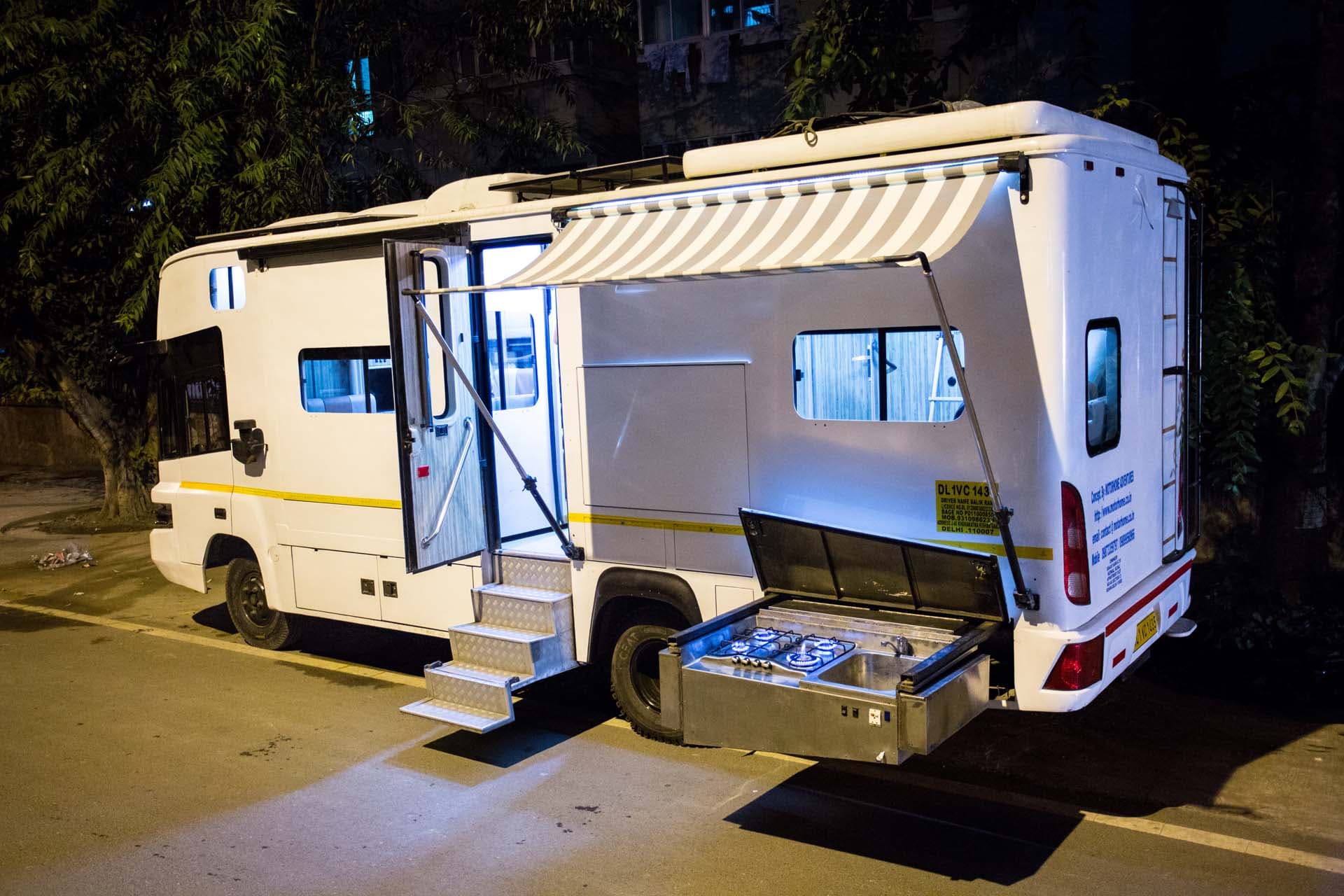 What Is A Caravan/ Motorhome/ RV ? Caravans In India !