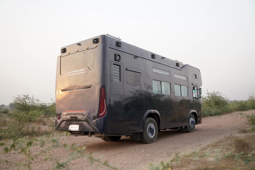 Exterior Rear Profile